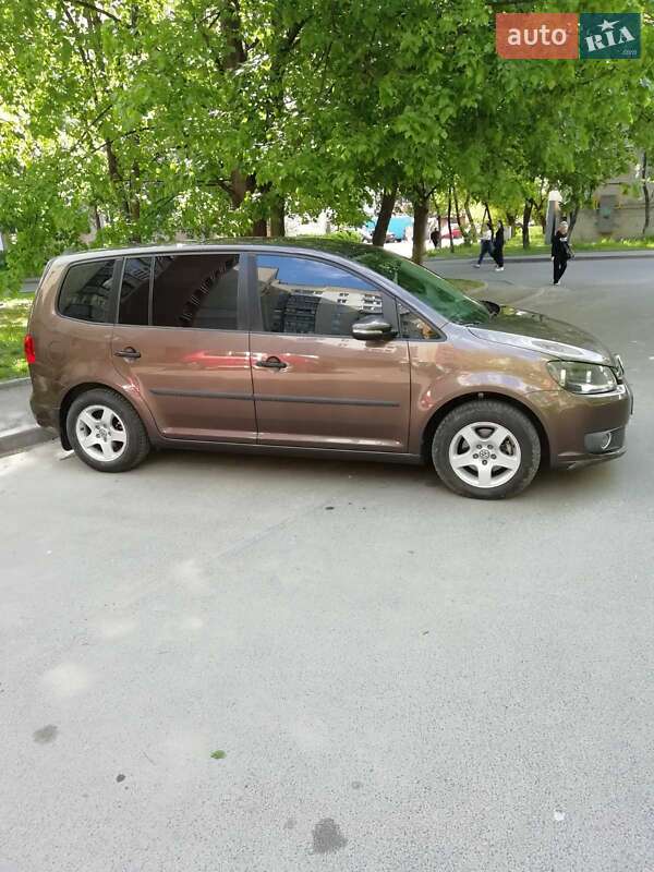 Микровэн Volkswagen Touran 2012 в Луцке