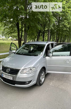 Минивэн Volkswagen Touran 2008 в 