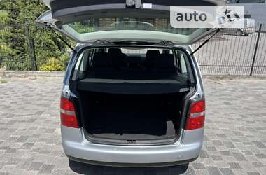Минивэн Volkswagen Touran 2005 в 
