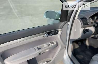 Минивэн Volkswagen Touran 2007 в 