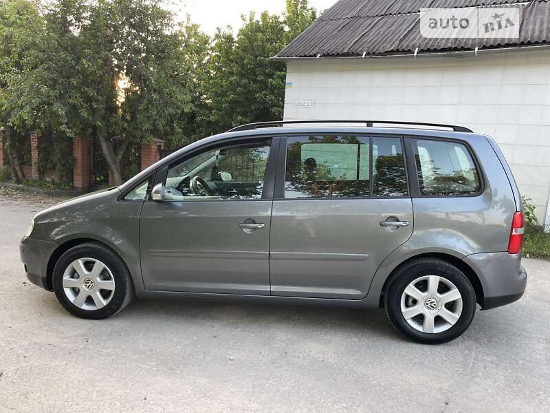 Минивэн Volkswagen Touran 2004 в Хмельницком
