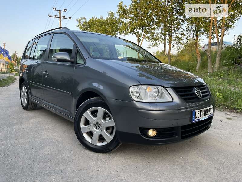 Минивэн Volkswagen Touran 2004 в Хмельницком