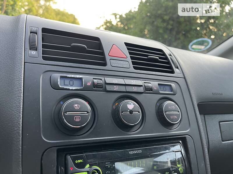Минивэн Volkswagen Touran 2004 в Хмельницком