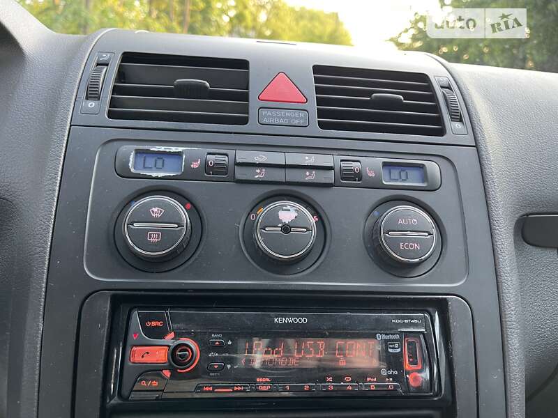 Минивэн Volkswagen Touran 2004 в Хмельницком