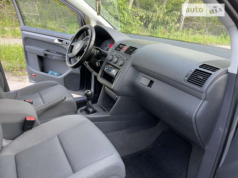 Минивэн Volkswagen Touran 2004 в Хмельницком