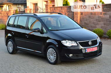 Минивэн Volkswagen Touran 2010 в Ровно