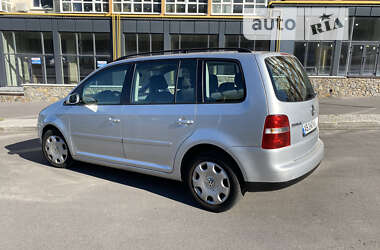 Минивэн Volkswagen Touran 2003 в 