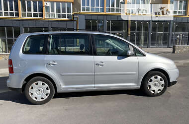 Минивэн Volkswagen Touran 2003 в 