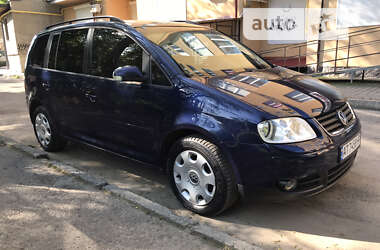 Минивэн Volkswagen Touran 2003 в 