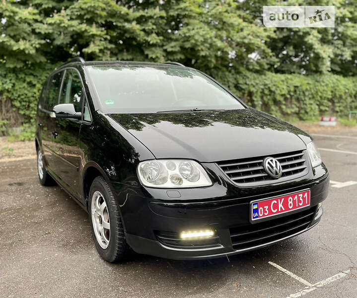 Мінівен Volkswagen Touran 2004 в Луцьку