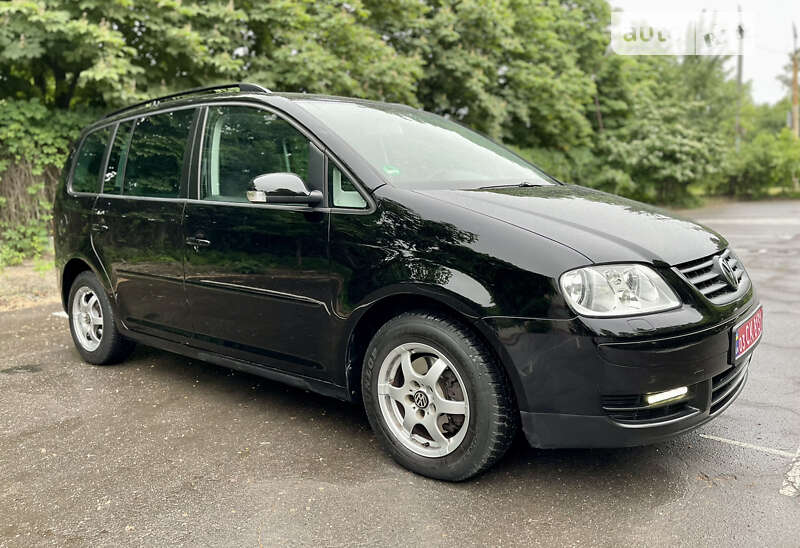 Мінівен Volkswagen Touran 2004 в Луцьку