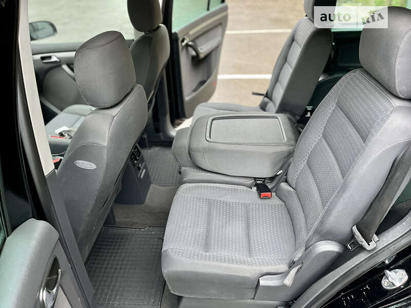 Мінівен Volkswagen Touran 2004 в Луцьку