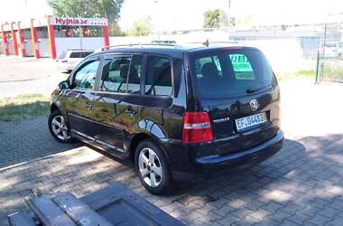 Минивэн Volkswagen Touran 2006 в 