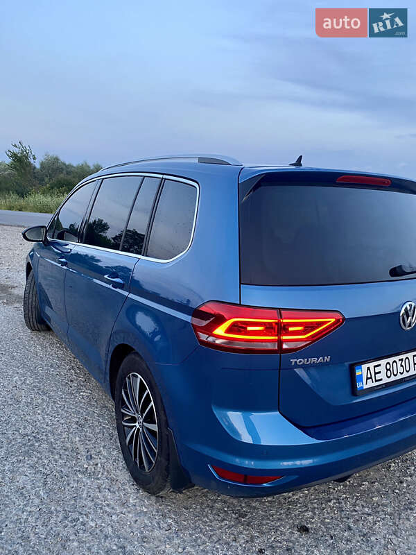 Мікровен Volkswagen Touran 2015 в Івано-Франківську