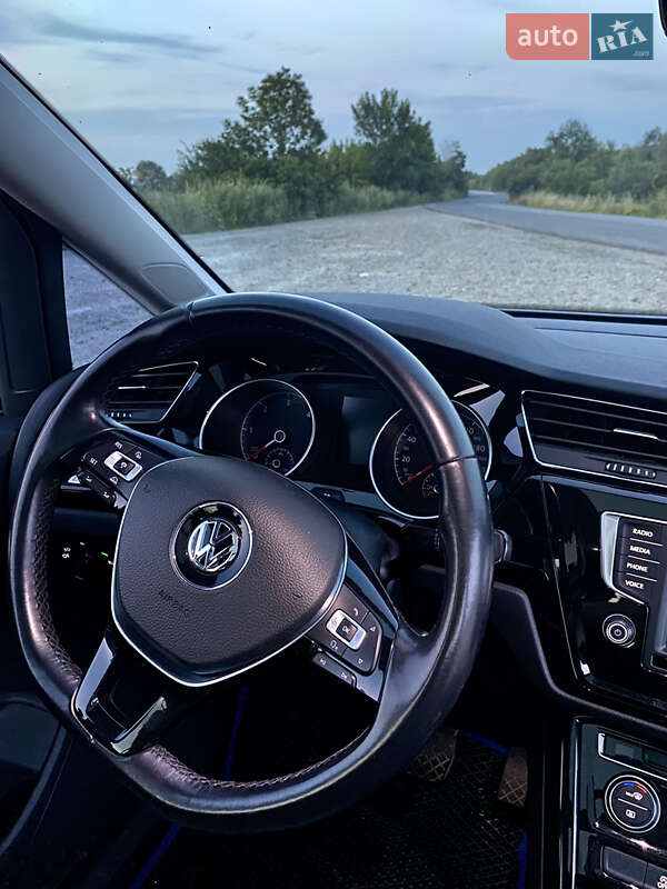 Мікровен Volkswagen Touran 2015 в Івано-Франківську