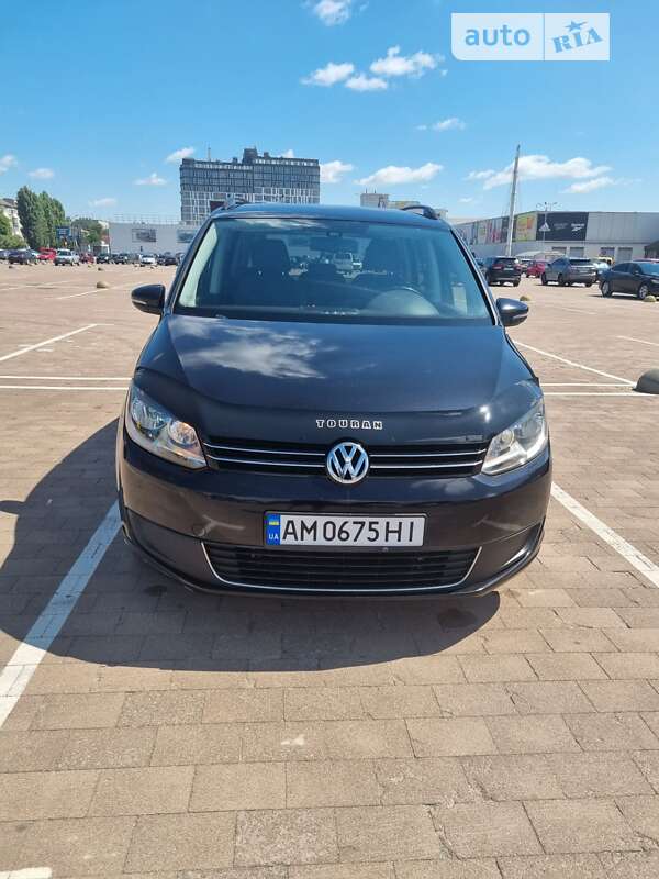 Минивэн Volkswagen Touran 2010 в Житомире