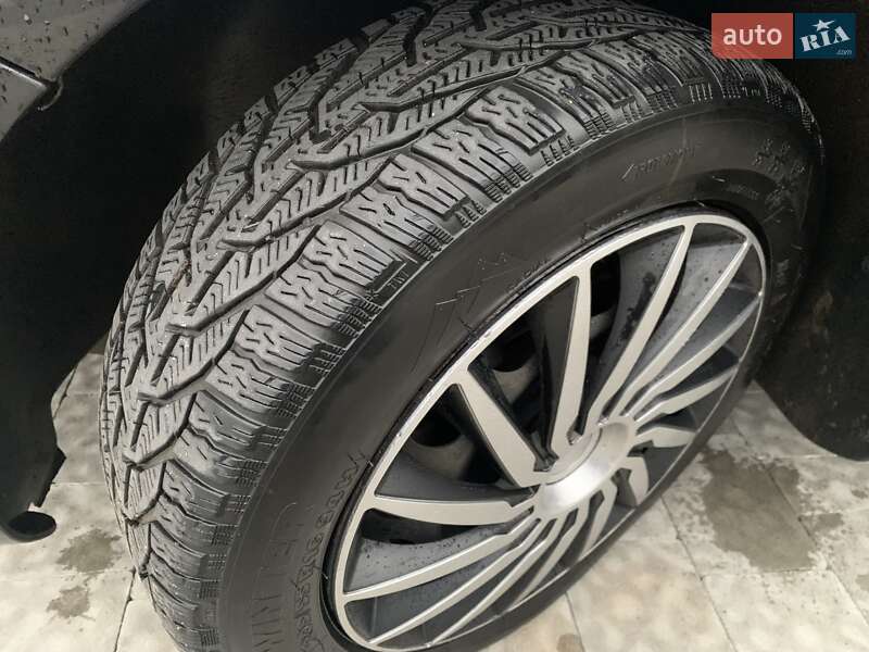 Минивэн Volkswagen Touran 2004 в Ужгороде