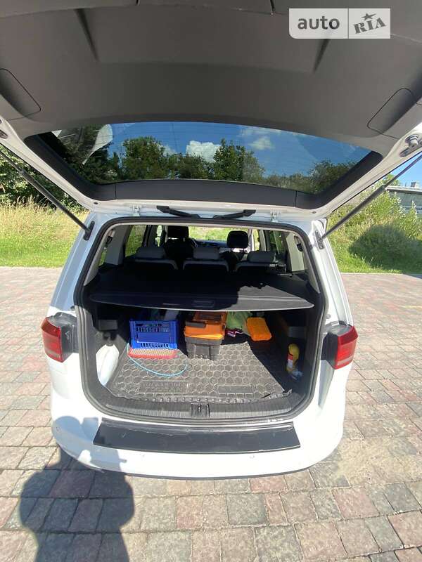 Микровэн Volkswagen Touran 2015 в Николаеве