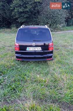 Минивэн Volkswagen Touran 2009 в 