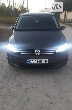 Микровэн Volkswagen Touran 2016 в Бердичеве