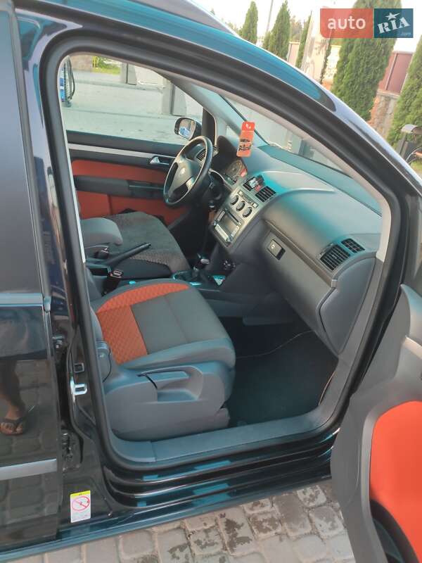 Мінівен Volkswagen Touran 2007 в Березному