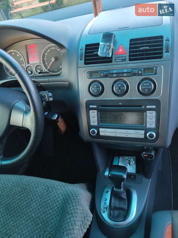 Мінівен Volkswagen Touran 2007 в Березному