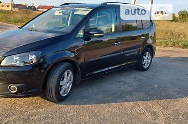 Мікровен Volkswagen Touran 2011 в Бучі