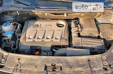 Мікровен Volkswagen Touran 2011 в Бучі