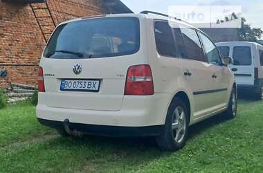 Минивэн Volkswagen Touran 2005 в Монастыриске