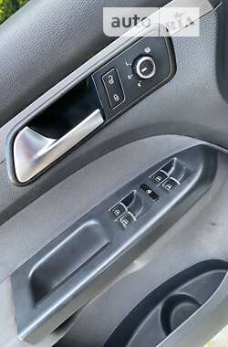 Мікровен Volkswagen Touran 2013 в 