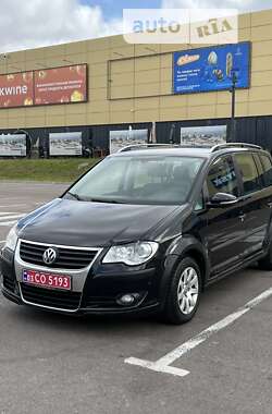Минивэн Volkswagen Touran 2010 в Ровно