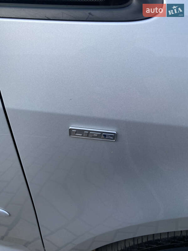 Микровэн Volkswagen Touran 2013 в Мукачево