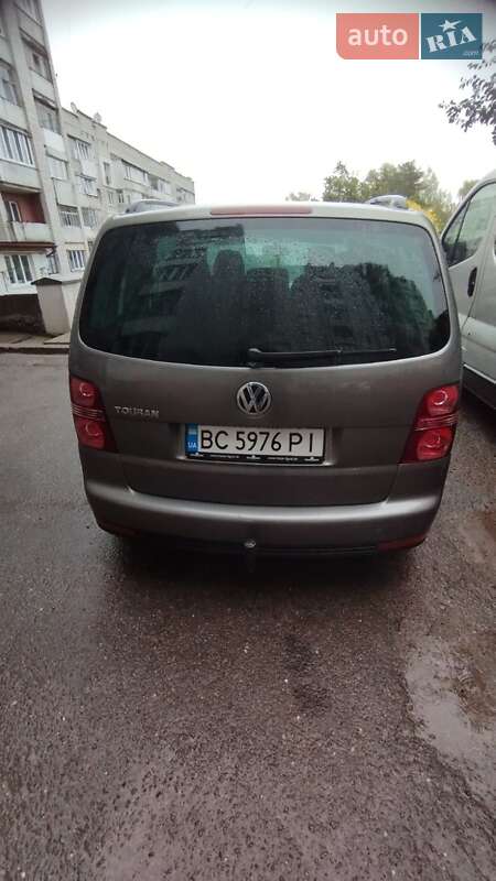 Мінівен Volkswagen Touran 2007 в Новояворівську