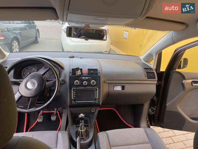 Минивэн Volkswagen Touran 2003 в Новояворовске