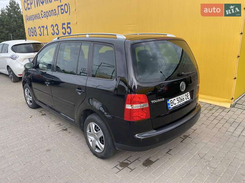 Минивэн Volkswagen Touran 2003 в Новояворовске
