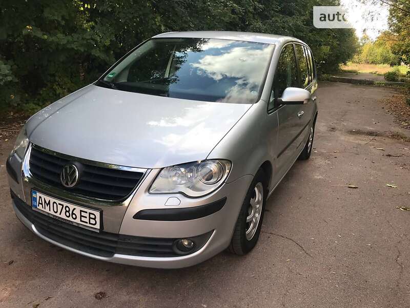 Мінівен Volkswagen Touran 2007 в Житомирі