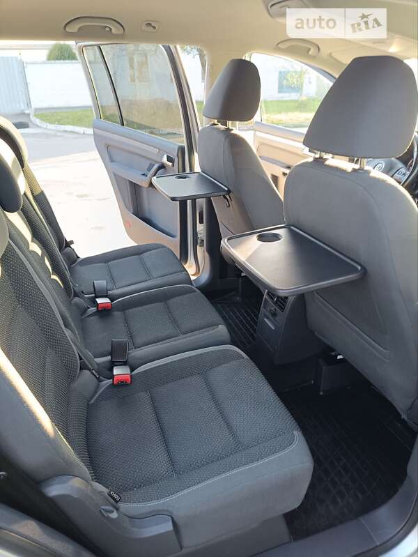 Микровэн Volkswagen Touran 2011 в Львове фото 32 Микровэн Volkswagen Touran 2011 в Львове