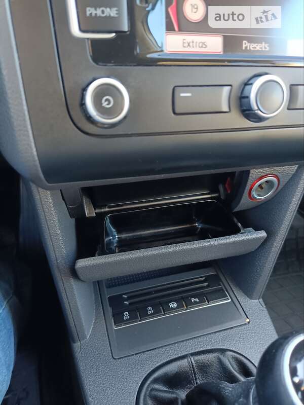 Микровэн Volkswagen Touran 2011 в Львове фото 53 Микровэн Volkswagen Touran 2011 в Львове