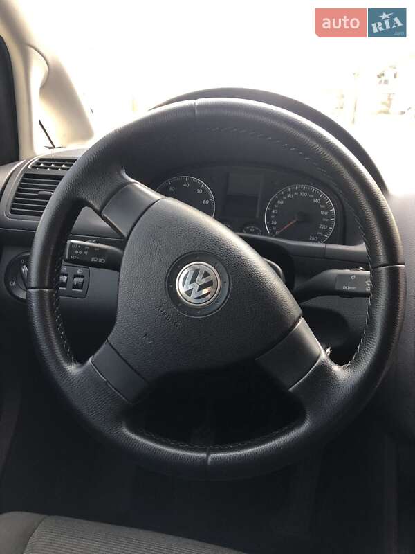 Минивэн Volkswagen Touran 2007 в Балте