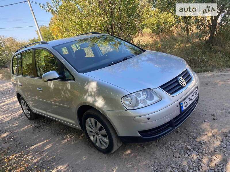 Минивэн Volkswagen Touran 2004 в Харькове