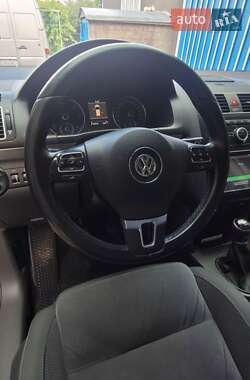 Мікровен Volkswagen Touran 2014 в Чернівцях