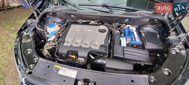 Микровэн Volkswagen Touran 2014 в Черновцах