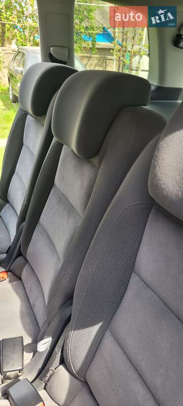 Микровэн Volkswagen Touran 2014 в Черновцах