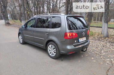 Микровэн Volkswagen Touran 2011 в Черновцах