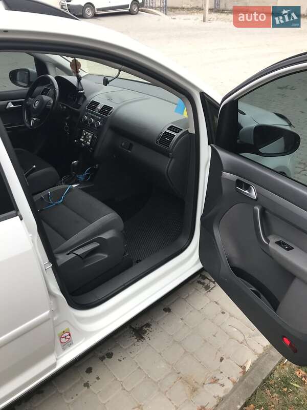 Микровэн Volkswagen Touran 2014 в Борщеве