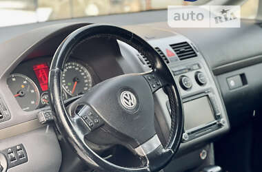 Минивэн Volkswagen Touran 2010 в Хмельнике