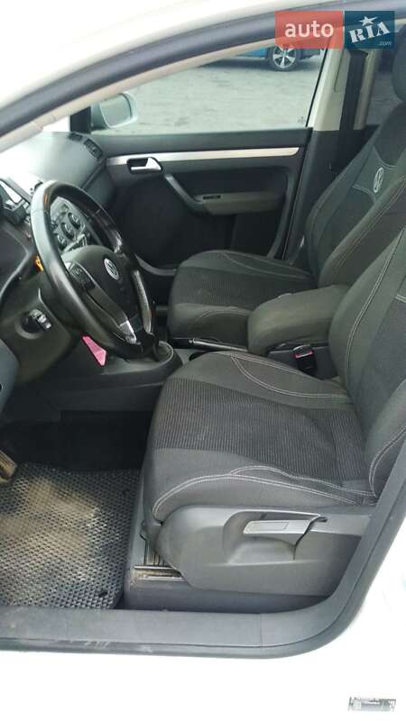 Минивэн Volkswagen Touran 2009 в Запорожье