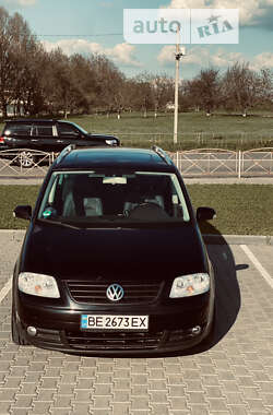 Минивэн Volkswagen Touran 2006 в Новой Одессе
