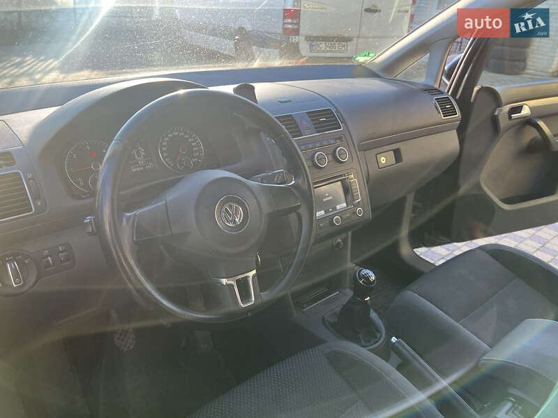 Микровэн Volkswagen Touran 2014 в Николаеве