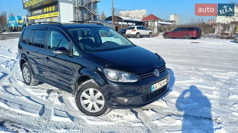 Микровэн Volkswagen Touran 2011 в Киеве